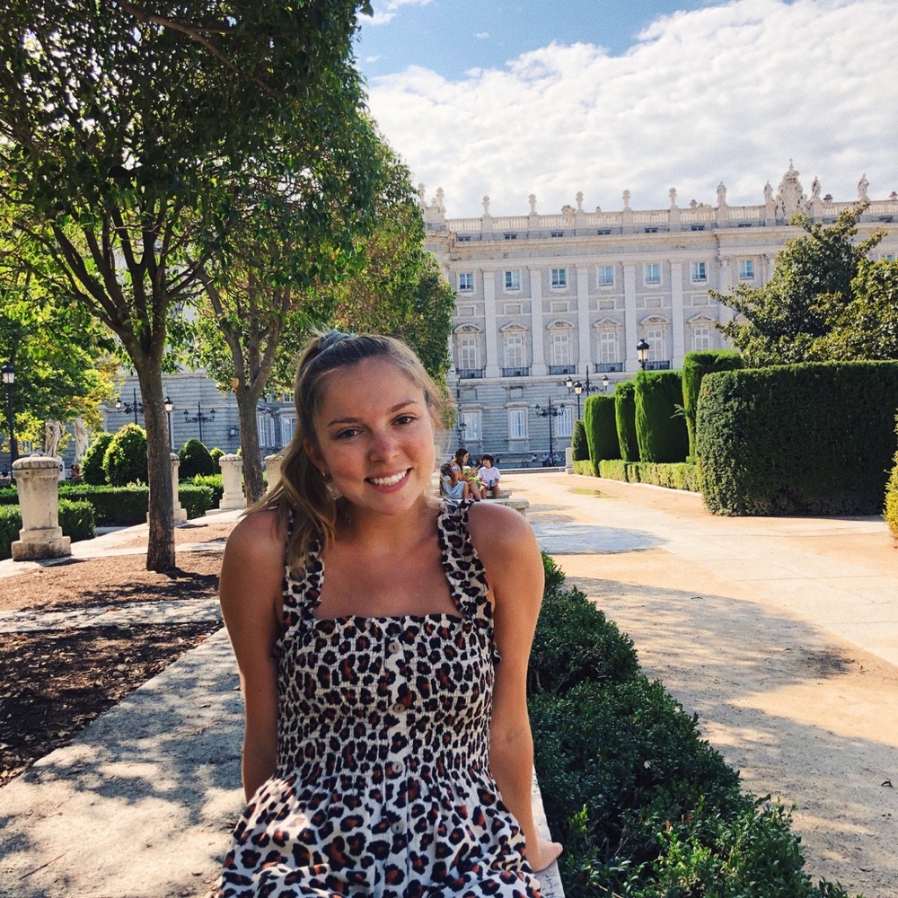 Meet your Posher, Caroline